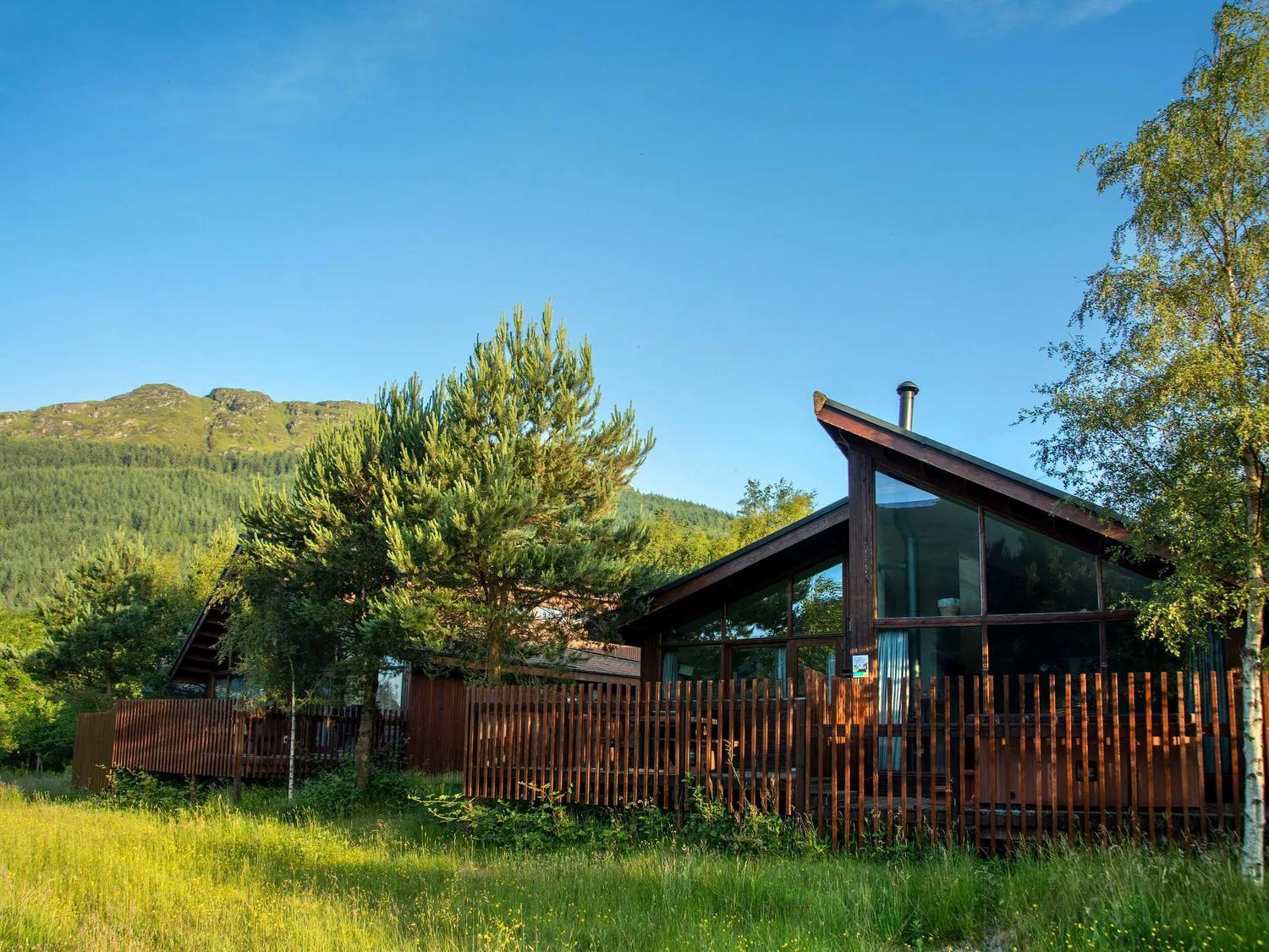 Ardgartan Argyll Cabins - Forest Holidays アローチャー エクステリア 写真